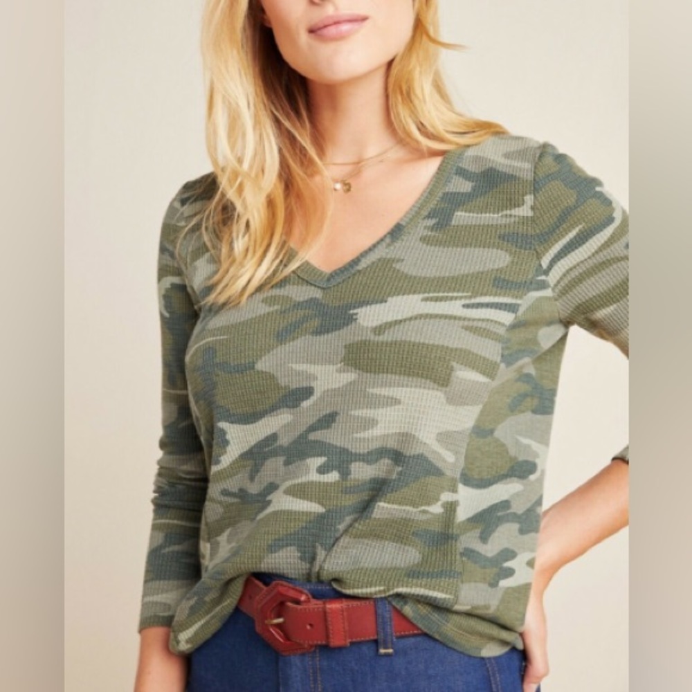 T.La Anthropologie Waffle Knit Camo Long Sleeve Top Shirt Size Medium